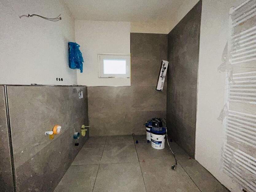 Kernsanierte, teilmöblierte 4-Zimmer-WG in zentraler, gut angebundener Lage in Köln-Ehrenfeld! 4 zimmer