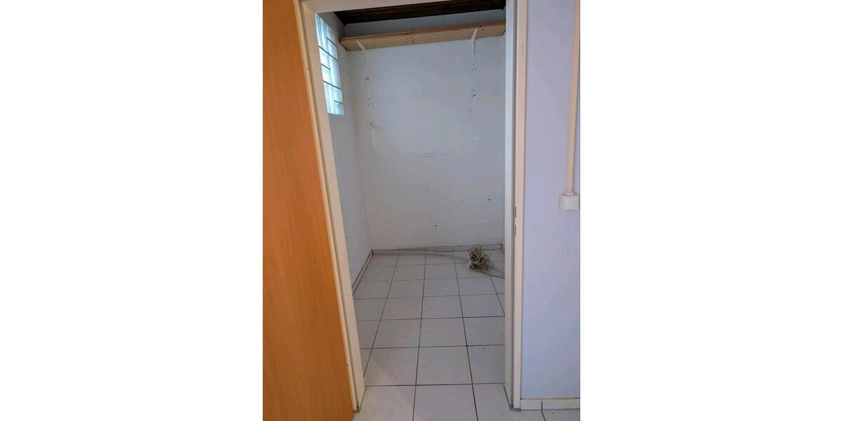 Etagenwohnung Bergheim - 2 Zimmer, 80 m&sup2;, 980&euro; | Angebot:26355555