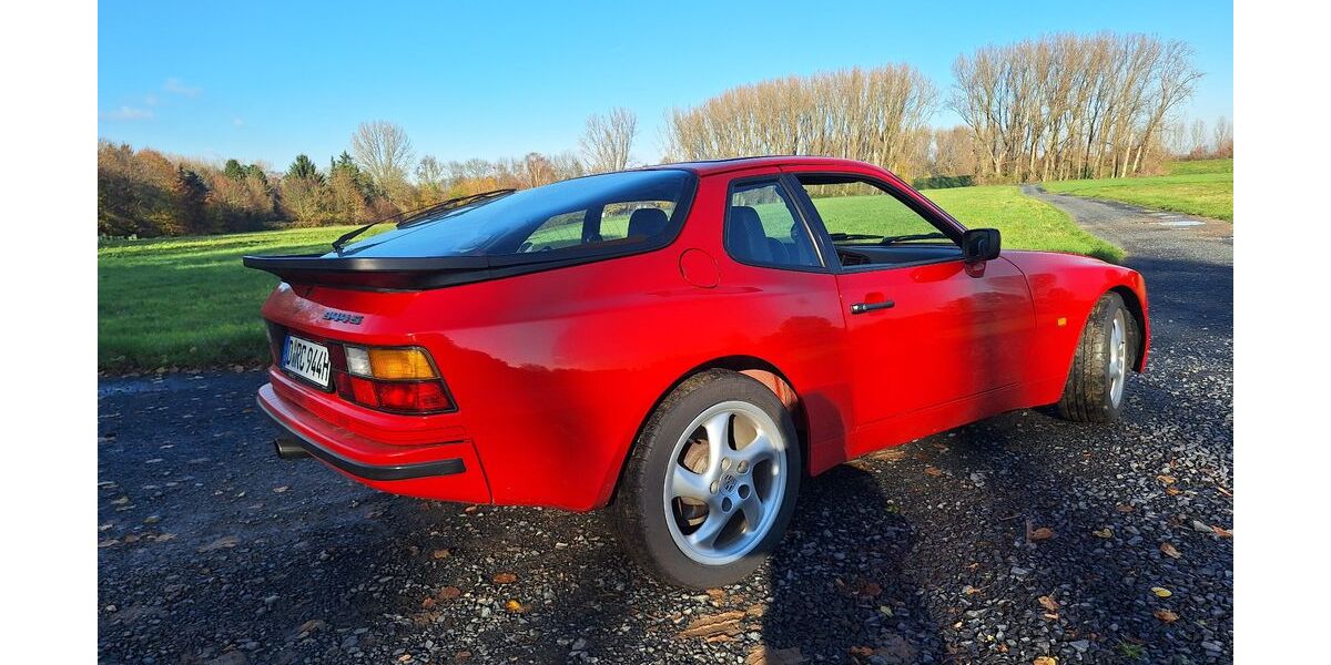 Porsche 944 159.900 km 22.950 &euro; Düsseldorf 40215