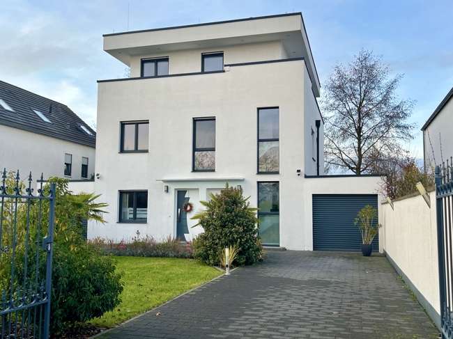 Wohnung zum Mieten in Köln-Lövenich 2.720 € 146 m² 5 zimmer