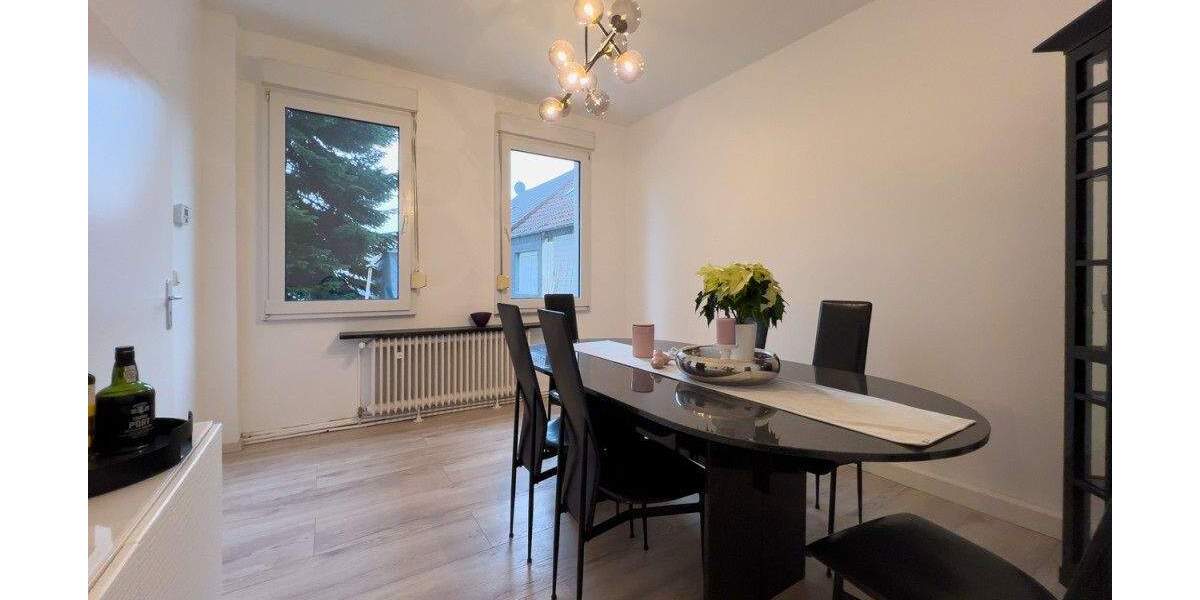 Reihenmittelhaus Solingen Höhscheid - 6 Zimmer, 145 m&sup2;, 319.000&euro; | Angebot:24846560