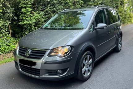 VW Touran 285.600 km 2.700 &euro; Köln 51103