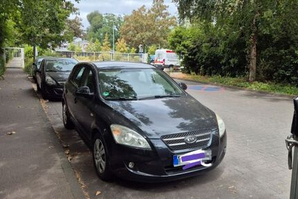 Kia ceed / Ceed 164.000 km 2.900 &euro; Düsseldorf 40627