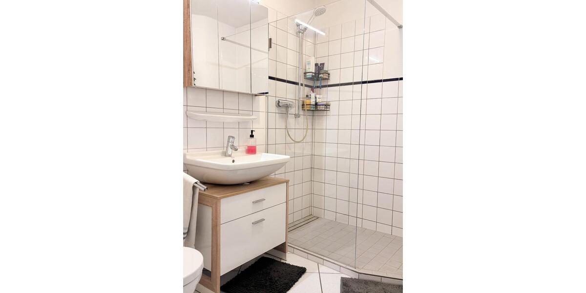 Helle 50 m² Dachgeschosswohnung in Neuss zur Untermiete 2 zimmer