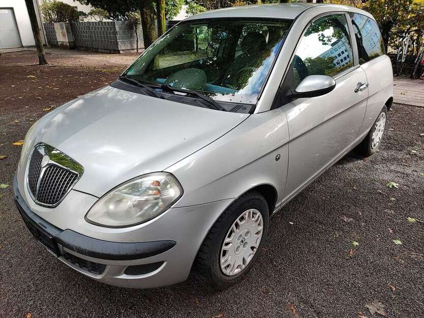 Lancia Ypsilon 108.000 km 1.600 € Düsseldorf 40225