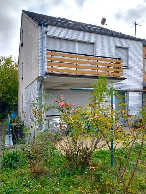 Gute Gelegneheit Großzügig geschnittenes Reihenendhaus mit Balkon, schönem Garten und Garage 6 zimmer