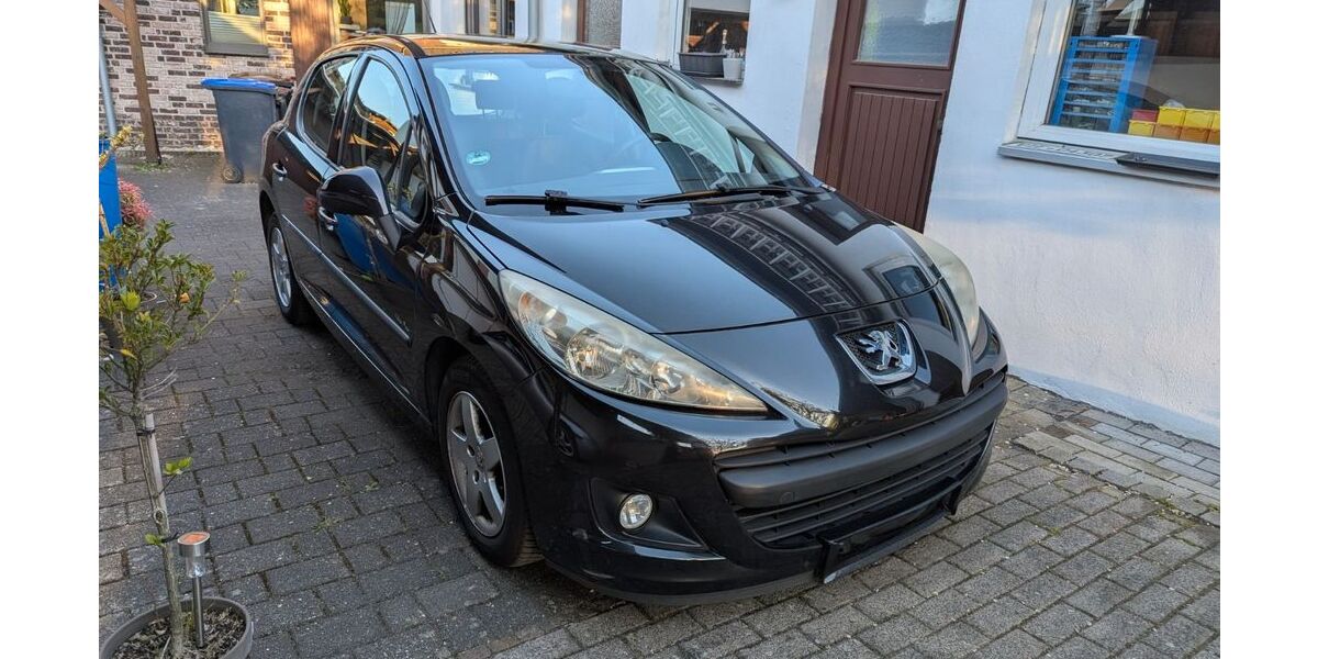Peugeot 207 152.415 km 1.500 &euro; Brühl 50321