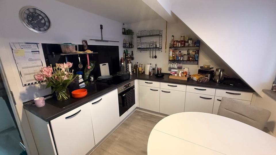 Dachgeschoßwohnung Hürth - 1 Zimmer, 42 m&sup2;, 1.210&euro; | Angebot:25616666