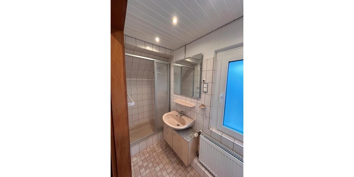 Dachgeschoßwohnung Leverkusen Bürrig - 1 Zimmer, 31 m&sup2;, 430&euro; | Angebot:25364983