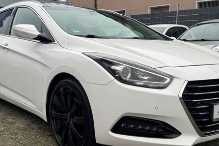Hyundai i40 132.737 km 11.900 € Köln 50858