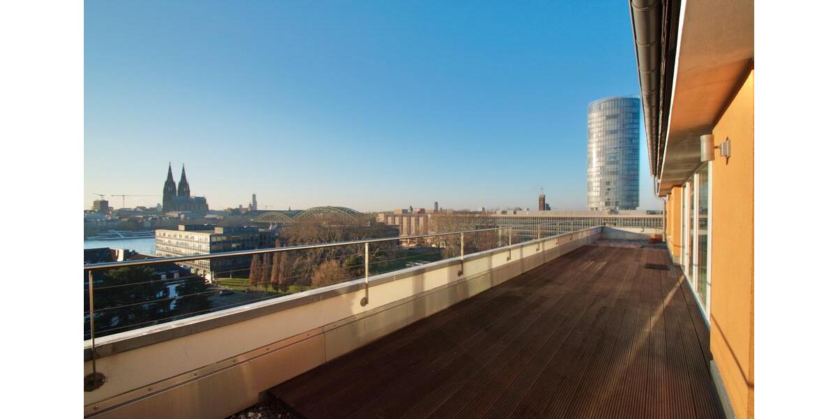 CITYHOUSE: Penthouse - Kölns schönster Blick auf den Dom! 90 m² Terrasse in Süd-West-Ausrichtung 3 zimmer
