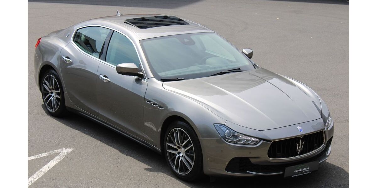 Maserati Ghibli 18.046 km 35.990 &euro; Düsseldorf 40233