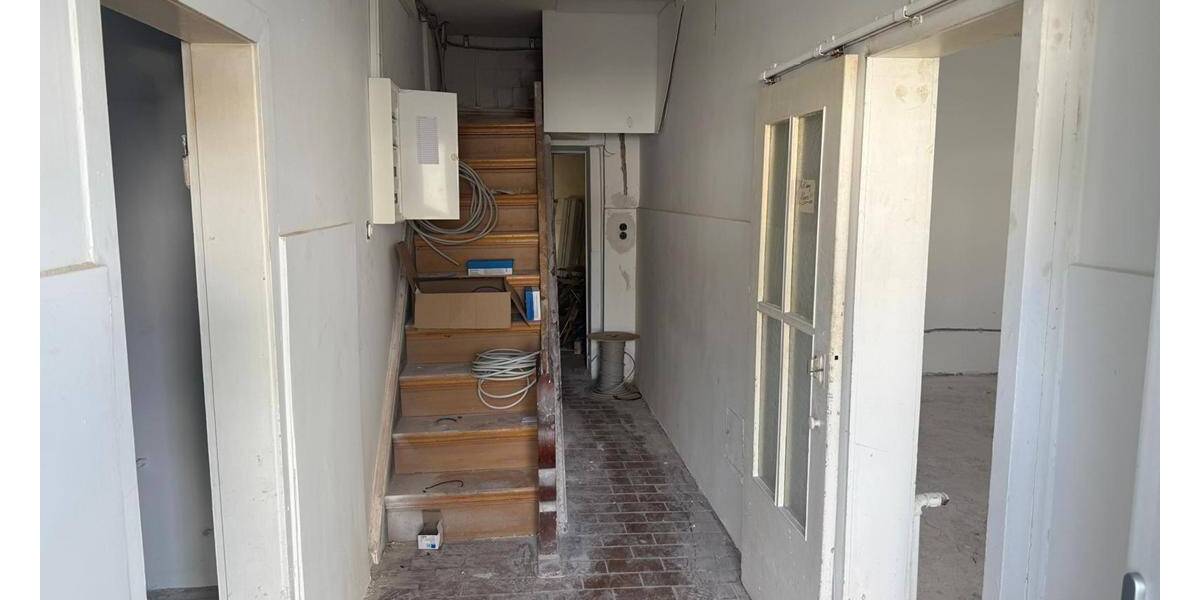 Ladenlokal auf der Brühler Straße - ehem. Metzgerei, ideal für Imbiss oder andere Konzepte 3 zimmer