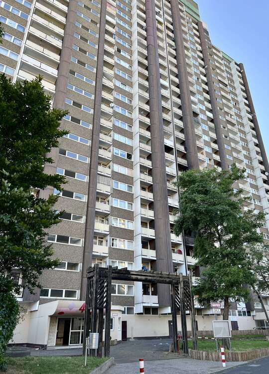 Wohnung zum Kaufen in Köln 82.000 € 71.4 m²