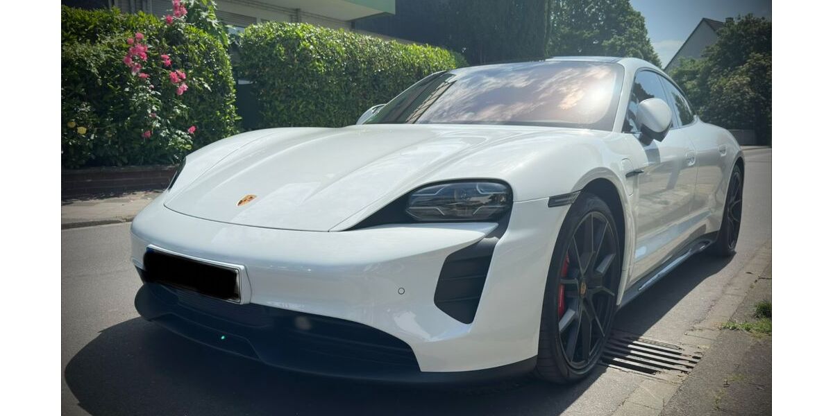Porsche Taycan 14.884 km 101.900 &euro; Langenfeld 40764