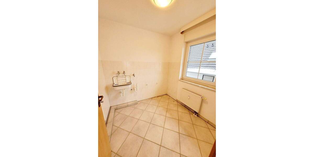 Etagenwohnung Kerpen - 3 Zimmer, 125 m&sup2;, 1.400&euro; | Angebot:25610193