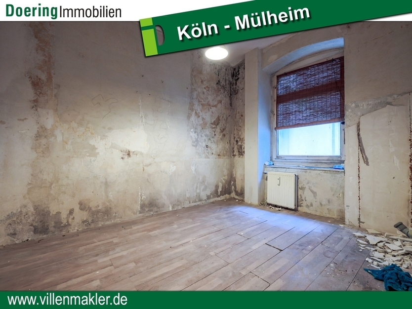 Entkernte Erdgeschoss-Wohnung mit eigenem Garten