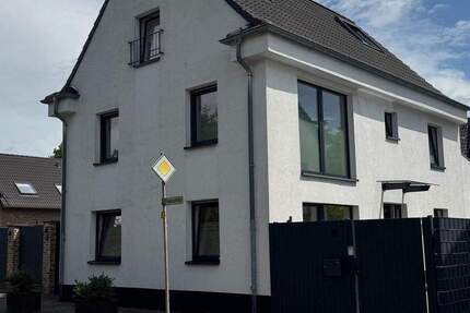 Ehemaliges Herrenhaus eines Vierkanthofes vor den Toren Kölns 4 zimmer