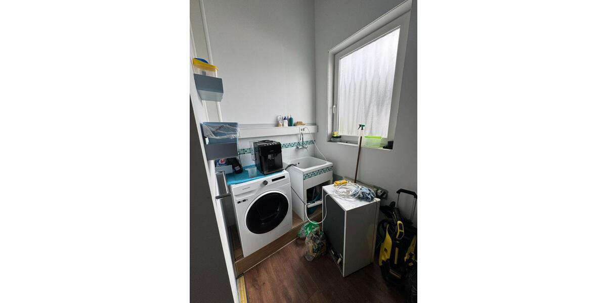 Gewerbe Praxis Bürofläche über den Dächern Lindlars zimmer