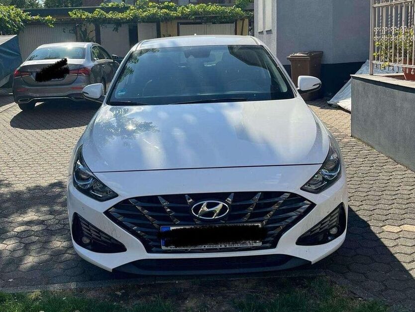 i30