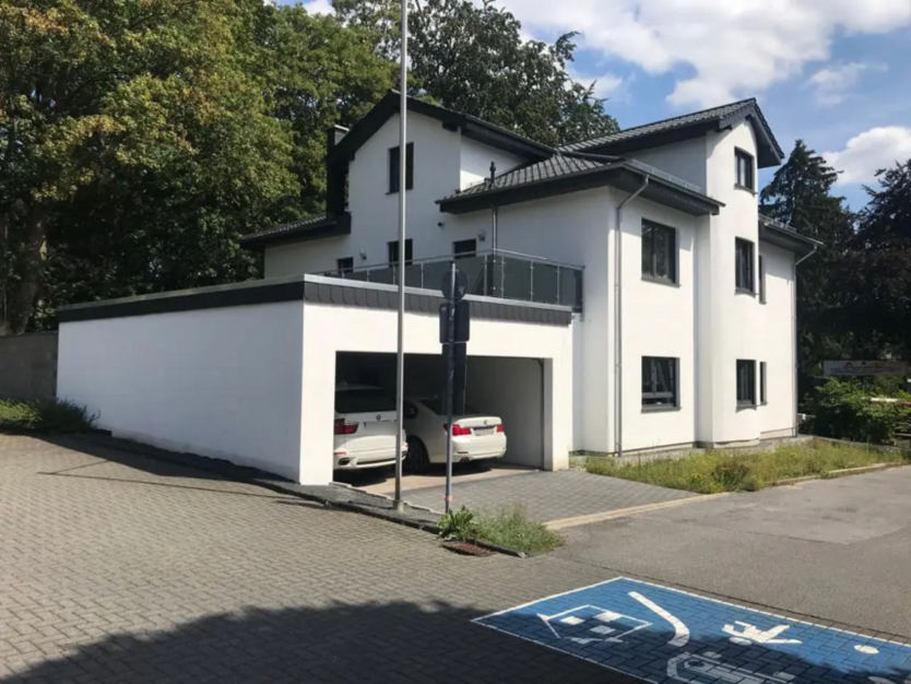 Haus zum Kaufen in Solingen 1.700.000 € 382 m²