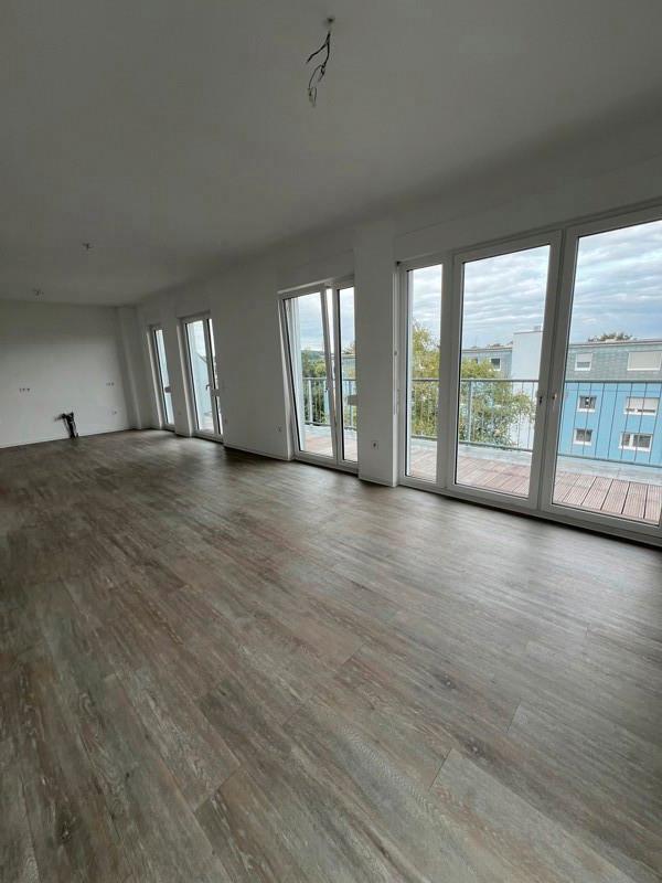 Großzügige 2-Zimmer Penthouse Wohnung in der Südstadt zimmer