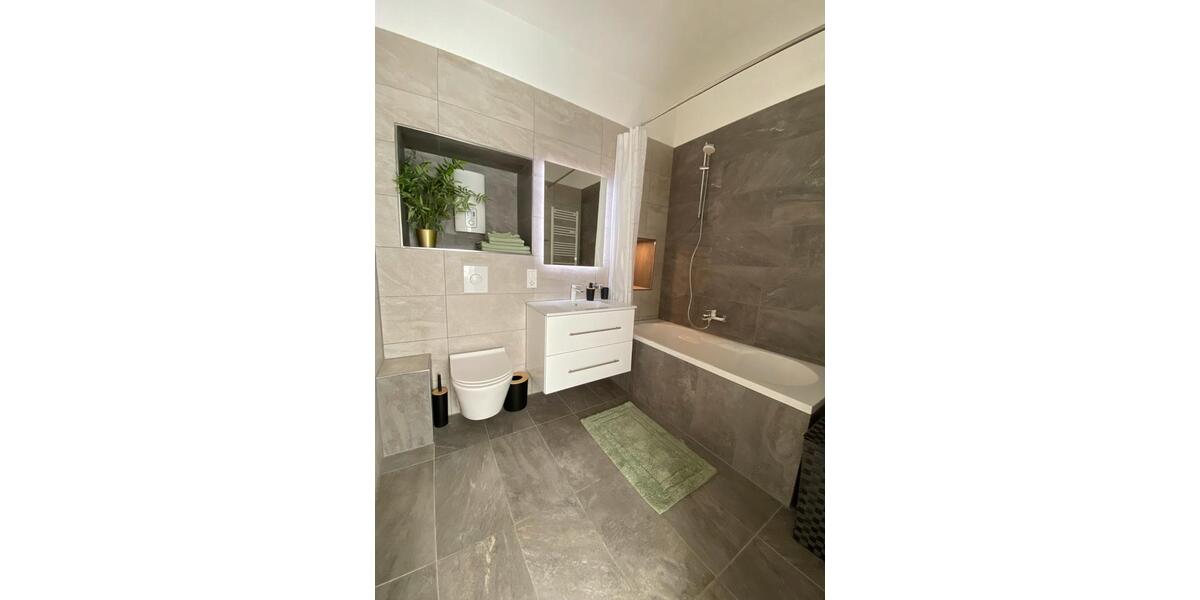 Erdgeschoßwohnung Düsseldorf Düsseltal - 1.5 Zimmer, 40 m&sup2;, 1.300&euro; | Angebot:26234604