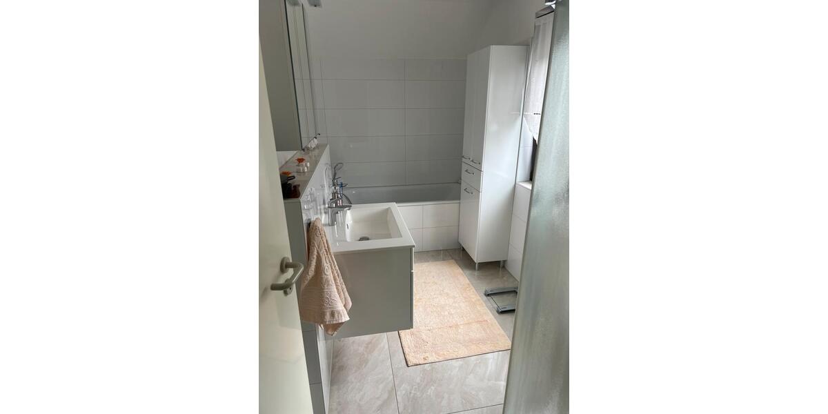 Charmantes 5-Zimmer-Haus mit Garten, Sauna & Doppelgarage 5 zimmer