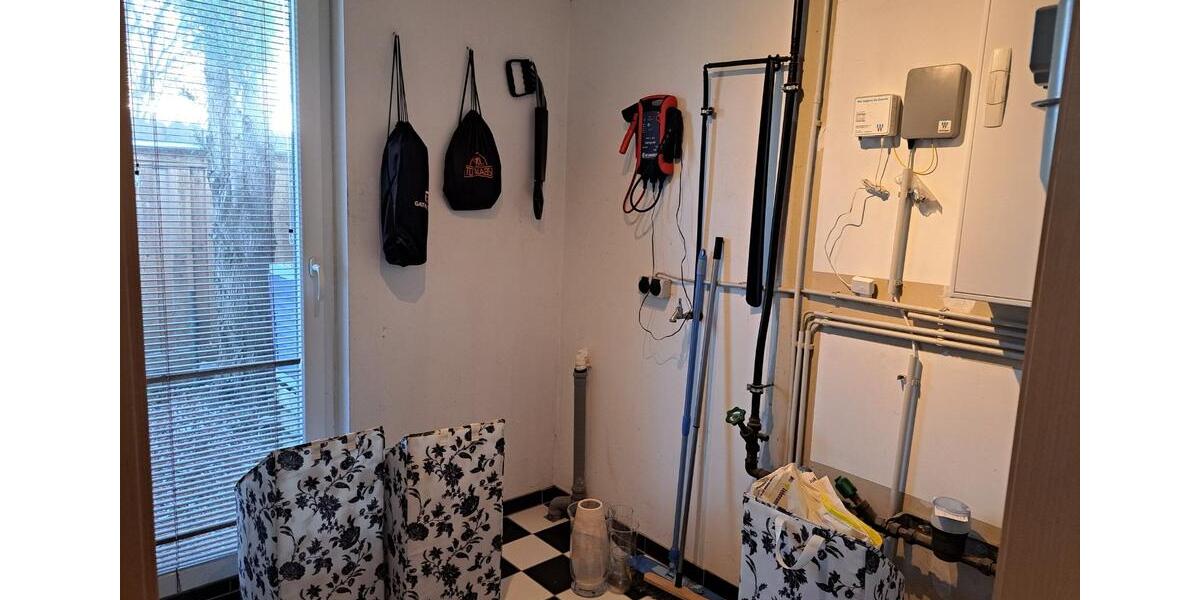 Versetzte Doppelhaushälfte in Pulheim-Sinnersdorf, Bj. 2005 4 zimmer