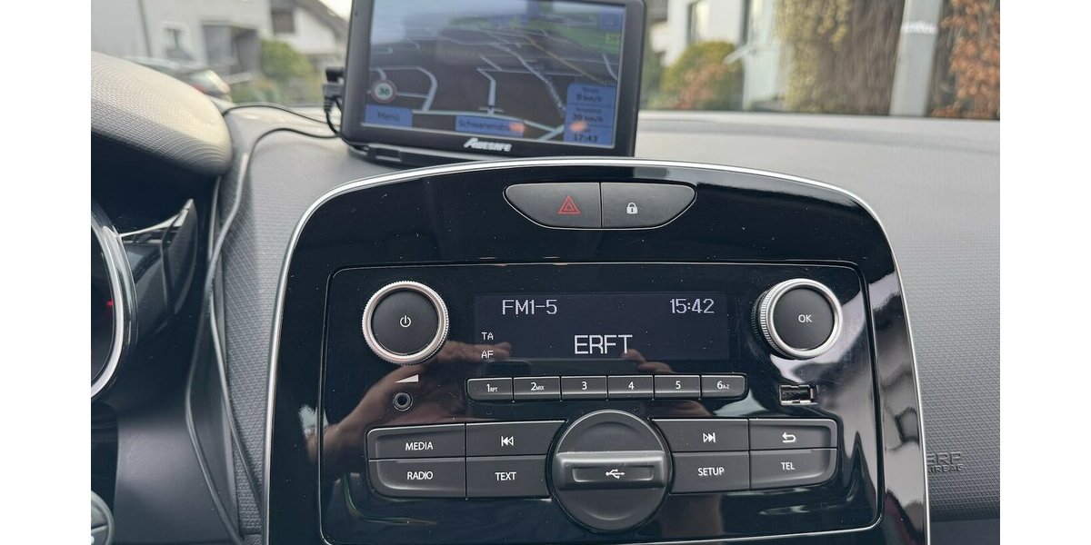 Renault Clio 1.2 75 Limited Klima Navi Kamera GARANTIE 75.000 km 8.000 &euro; Erftstadt 50374