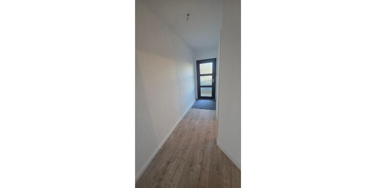 Vermietung: Sanierte & voll möblierte 2-Zimmer-Wohnung mit Balkon 2 zimmer