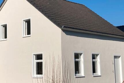 Haus Lindlar - 5 Zimmer, 20 m&sup2;, 1.450&euro; | Angebot:25647281