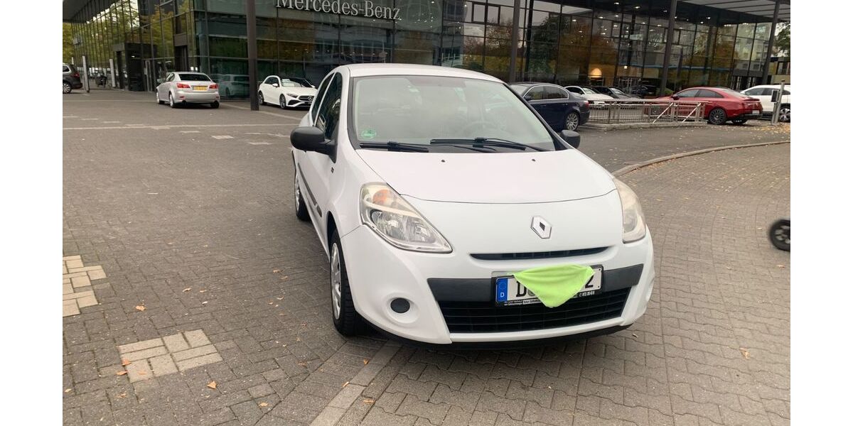 Renault Clio 127.500 km 3.499 &euro; Düsseldorf 40545