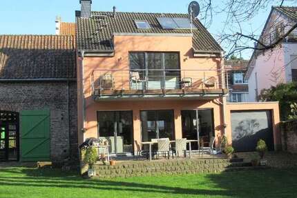 Haus Düsseldorf Stadtbezirk 5 - 4 Zimmer, 147 m&sup2;, 2.850&euro; | Angebot:25406360