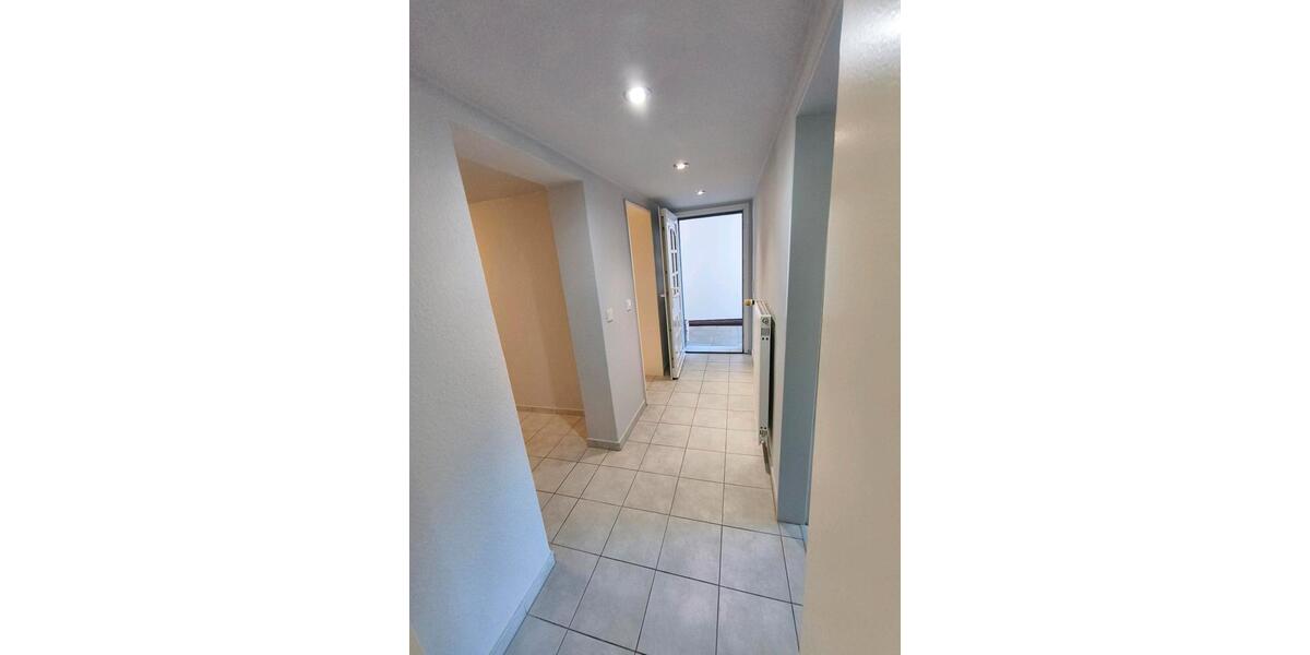 Erdgeschoßwohnung Troisdorf - 3 Zimmer, 63 m&sup2;, 750&euro; | Angebot:25602111