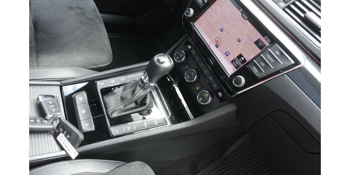 Skoda Superb Sportline4x4 Navi PanoSdach BiXenon Leder 122.000 km 18.900 &euro; Neuss 41462