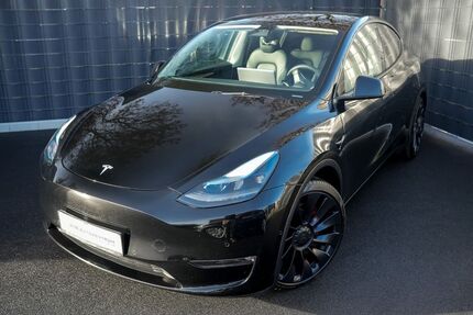 Tesla Model Y 45.402 km 39.899 € Dormagen 41539