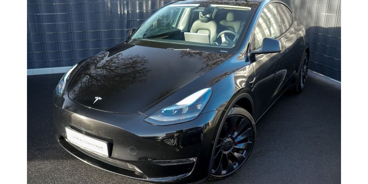 Tesla Model Y 45.402 km 39.899 € Dormagen 41539