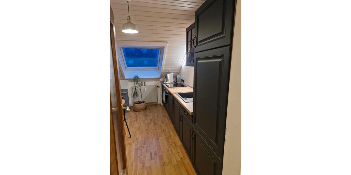 Gemütliche 2-Zimmer-Dachgeschosswohnung in Leverkusen 1 zimmer