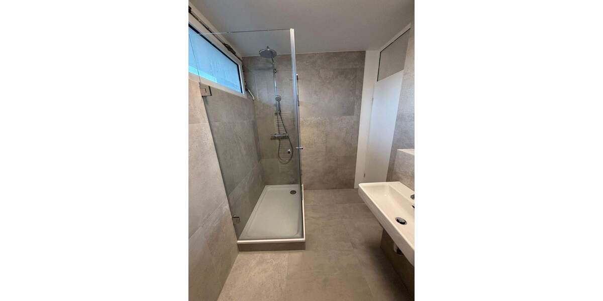 Etagenwohnung Köln Westhoven - 3 Zimmer, 96 m&sup2;, 1.400&euro; | Angebot:25802583