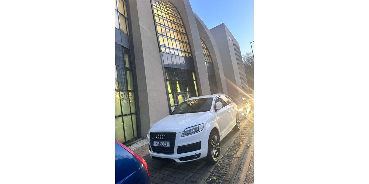 Audi Q7 309.700 km 8.900 &euro; Köln 51103