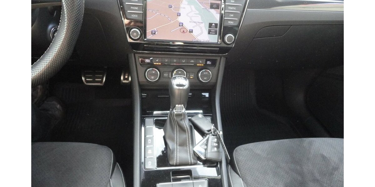 Skoda Superb Sportline4x4 Navi PanoSdach BiXenon Leder 122.000 km 18.900 &euro; Neuss 41462