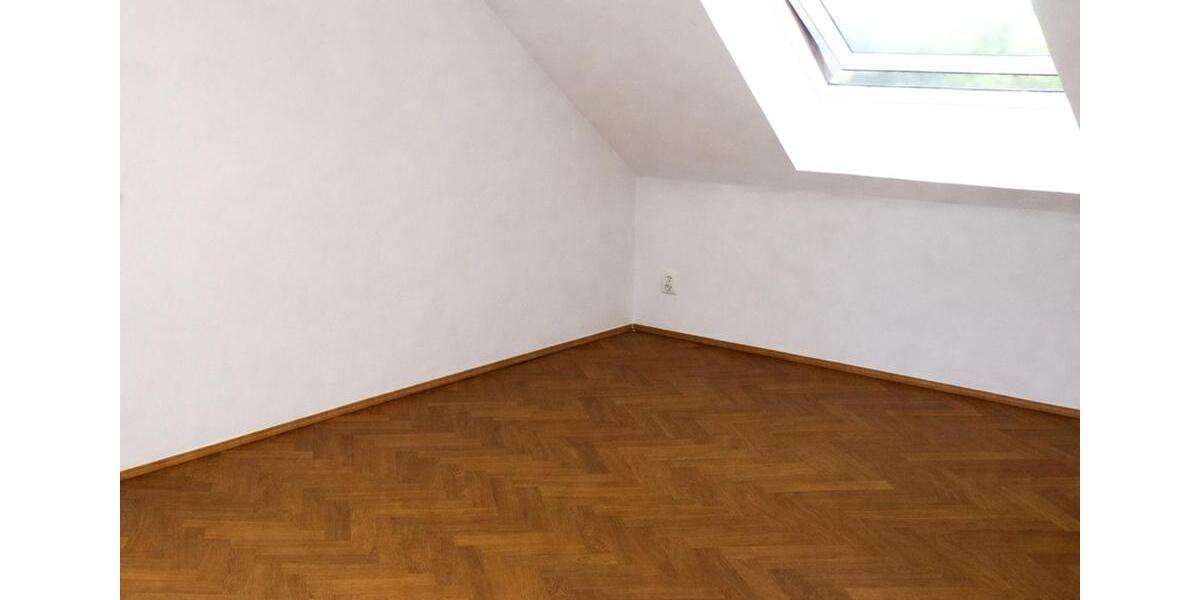 Etagenwohnung Lohmar - 5 Zimmer, 227 m&sup2;, 2.050&euro; | Angebot:24837986