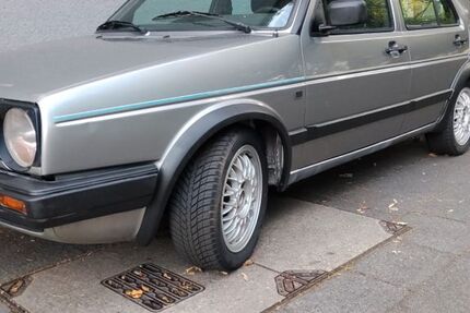 VW Golf 180.000 km 2.450 &euro; Solingen 42719