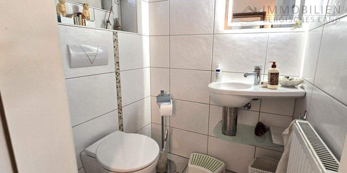 Reihenendhaus Hückeswagen Wiehagen - 5 Zimmer, 156 m&sup2;, 329.000&euro; | Angebot:25373837