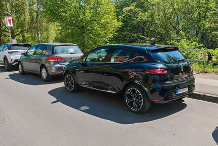 Renault Clio 77.800 km 8.600 &euro; dusseldorf 40223