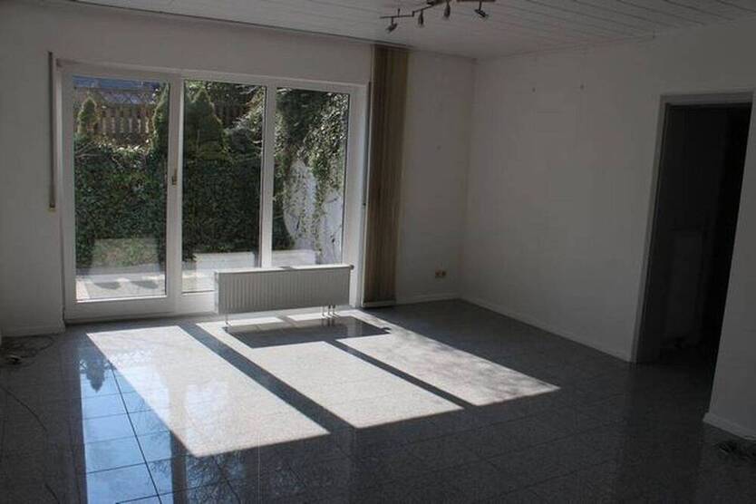 2-Zi-EinliegerWohnung mit Terrasse - ruhige Lage