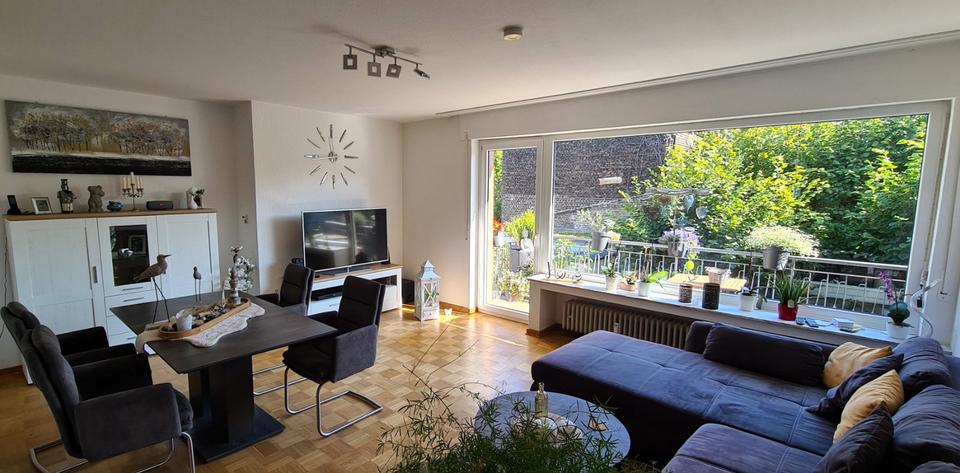 Helle, frisch renovierte 3-Zimmer-Wohnung, großer Balkon in Zons 3 zimmer