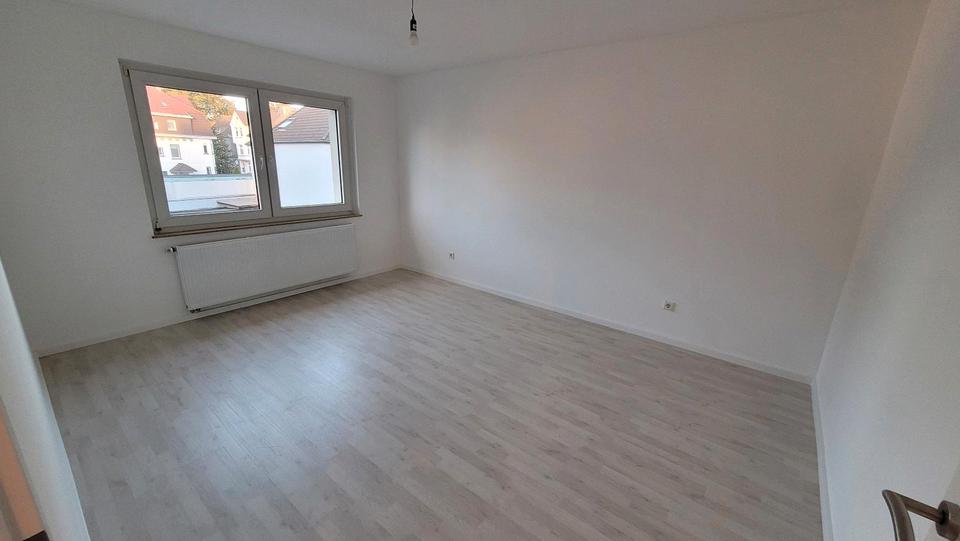 Etagenwohnung Solingen Central - 2 Zimmer, 54 m&sup2;, 550&euro; | Angebot:26393540