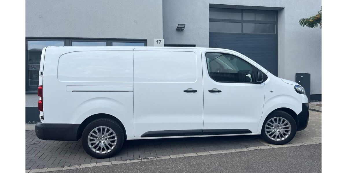Opel Vivaro 54.000 km 19.199 &euro; Hilden 40723